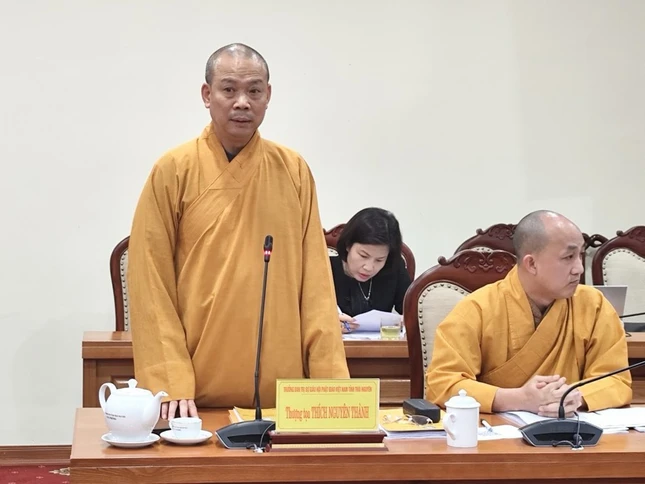 Thượng toạ Thích Nguyên Thành phát biểu tại buổi làm việc