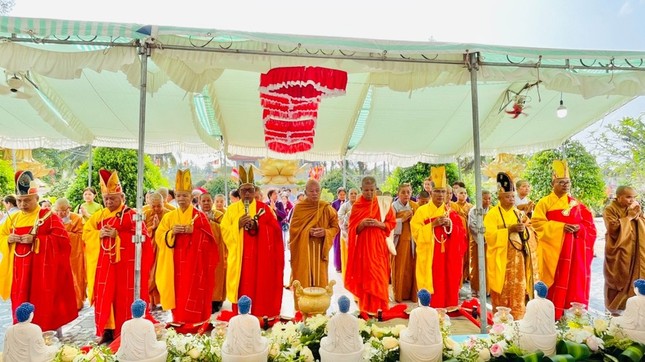 Chư tôn đức khai kinh Dược Sư