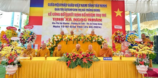 Chư tôn đức chứng minh