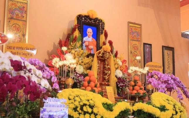 Di ảnh Ni trưởng Thích nữ Như Vân