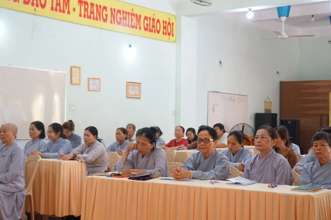 Phật tử TP.Quy Nhơn tham gia khóa học
