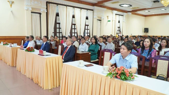 Đại biểu tham dự