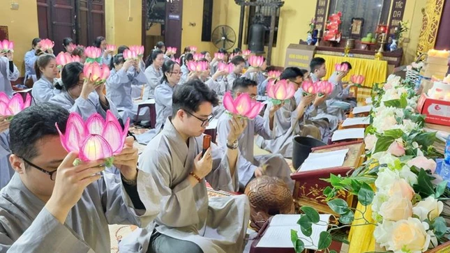 Lòng thành kính hướng về Đức Quán Thế Âm