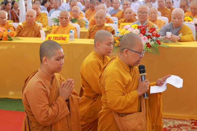 Ni sư Thích nữ Hiền Liên phát biểu khai mạc