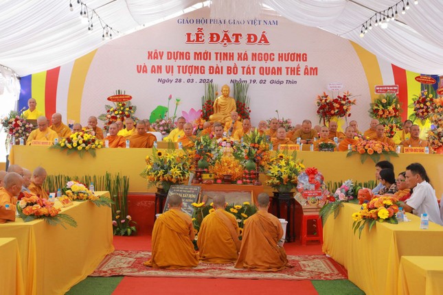 Trưởng lão Hòa thượng Thích Minh Trí ban đạo từ