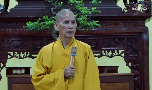 Hòa thượng Thích Thiện Thống chủ tọa hội nghị phát biểu làm rõ nhiều vấn đề còn vướng mắc