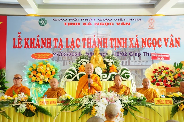 Hòa thượng Giác Hùng ban đạo từ