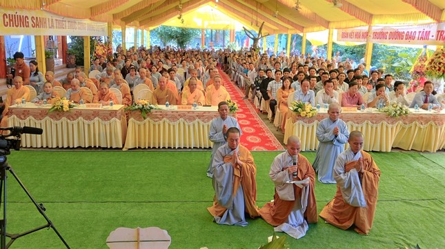 Sư cô Thích nữ Chơn Nghiệm phát nguyện nhận nhiệm vụ