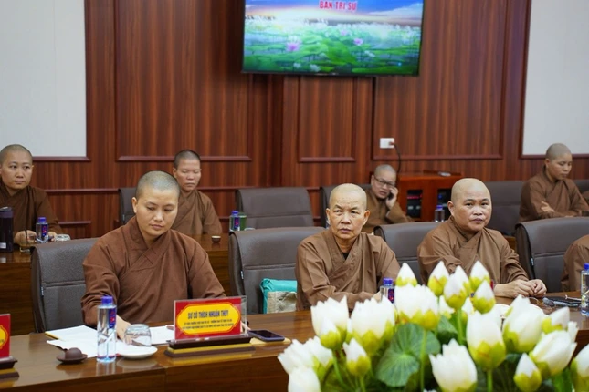 Chư tôn đức Ban Trị sự tham gia họp Chư tôn đức Ban Trị sự tham gia họp