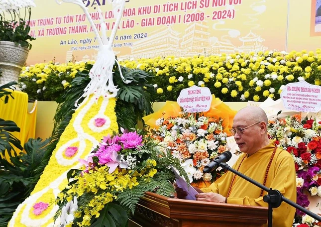 Hòa thượng Thích Thanh Giác đã lên báo cao tóm tắt qúa trình kiến thiết Hòa thượng Thích Thanh Giác đã lên báo cao tóm tắt qúa trình kiến thiết