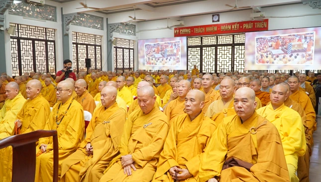 Chư tôn đức tham dự