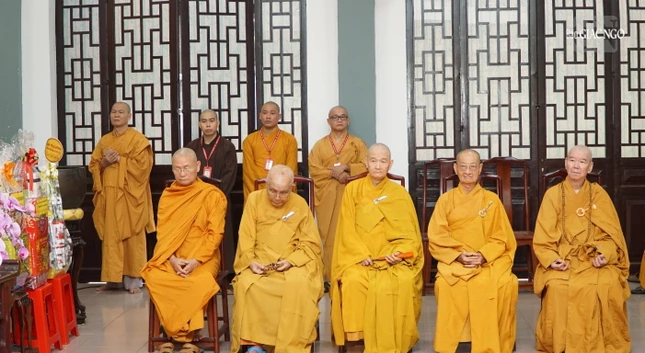 Chư tôn giáo phẩm Hội đồng Chứng minh