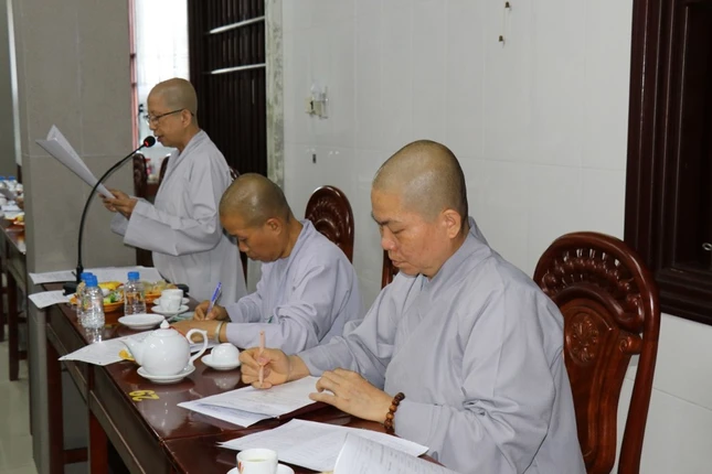 Ni sư Thích nữ Như Nguyệt, Phó Thư ký Ban Trị sự báo cáo