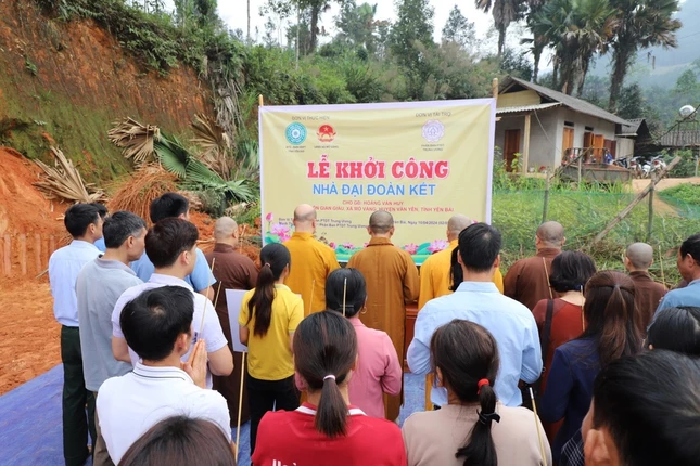 Lễ khởi công nhà đại đoàn kết