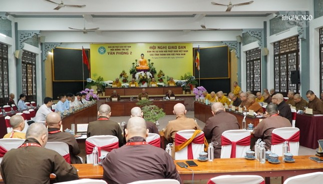 Quang cảnh buổi họp giao ban giữa Văn phòng 2 T.Ư với 5 tỉnh thành