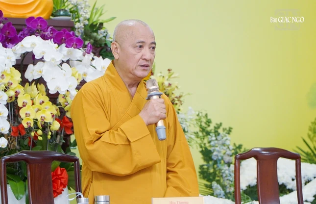Hòa thượng Thích Huệ Thông, Phó Chủ tịch Hội đồng Trị sự, Trưởng ban Pháp chế T.Ư đúc kết các vấn đề đại diện 5 Ban Trị sự tỉnh nêu tại hội nghị
