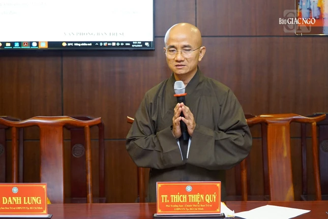Thượng tọa Thích Thiện Quý báo cáo hoạt động Phật sự