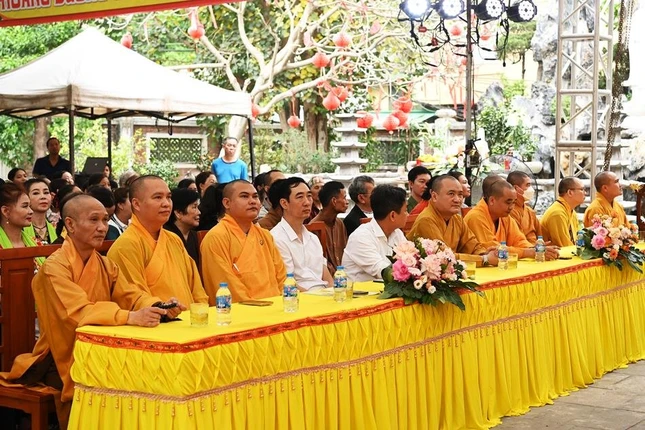 Chư tôn đức, đại biểu tham dự Chư tôn đức, đại biểu tham dự