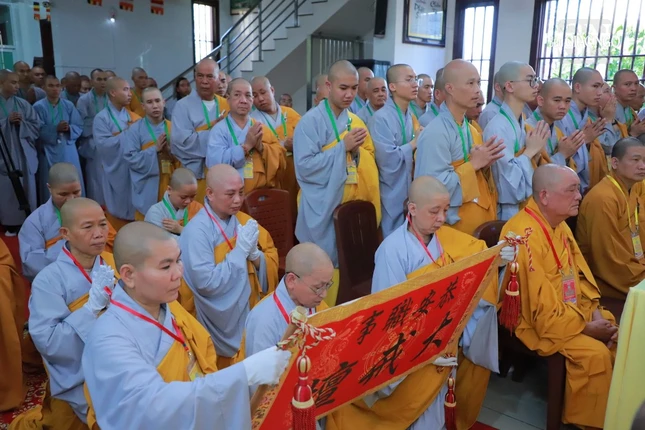 Cung an chức sự Đàn giới Ni