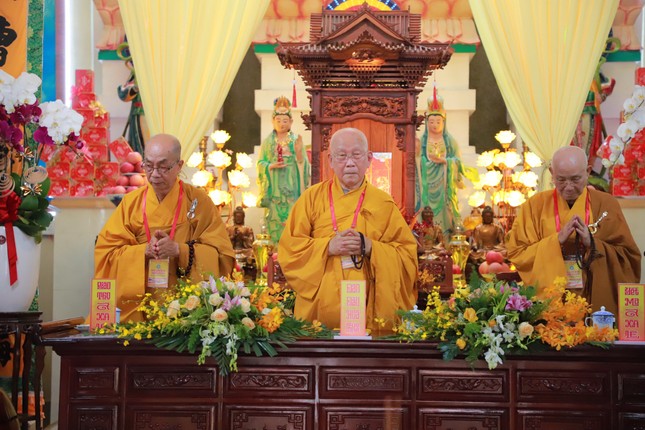 Chư giới sư tại giới trường Tăng tấn đàn truyền giới