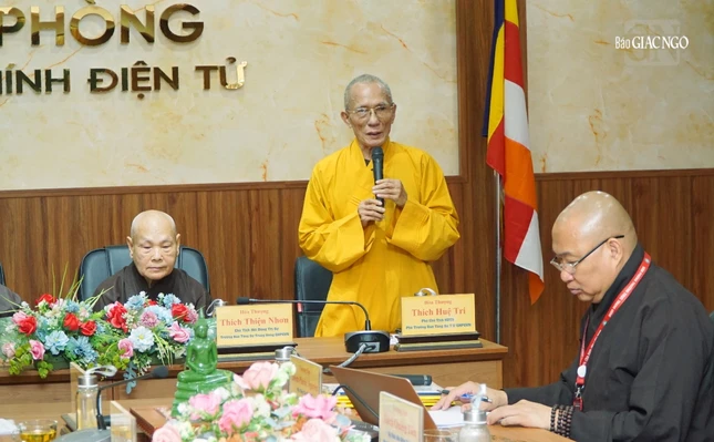 Hòa thượng Thích Huệ Trí phát biểu tại hội nghị