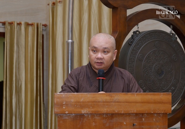 Thượng tọa Thích Trung Nguyện, Phó Thư ký kiêm Chánh Văn phòng Ban Trị sự thông qua kế hoạch tổ chức An cư kiết hạ