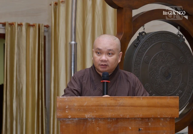 Thượng tọa Thích Trung Nguyện, Phó Thư ký kiêm Chánh Văn phòng Ban Trị sự thông qua kế hoạch tổ chức An cư kiết hạ