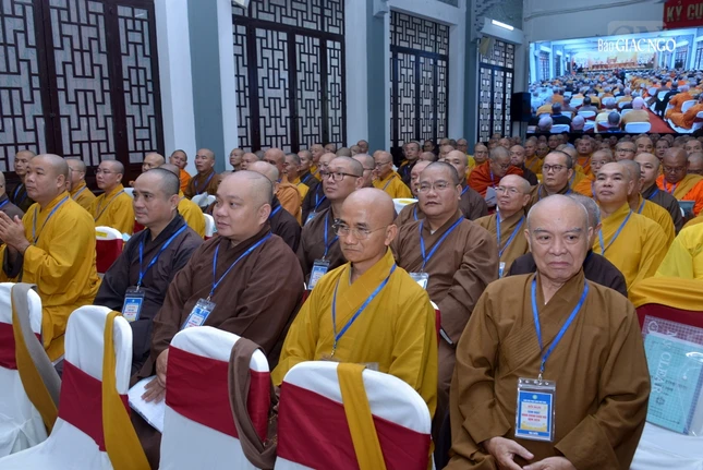 Chư tôn đức tham dự