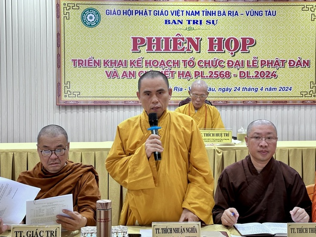 Thượng tọa Thích Nhuận Nghĩa phát biểu tại buổi họp Thượng tọa Thích Nhuận Nghĩa phát biểu tại buổi họp