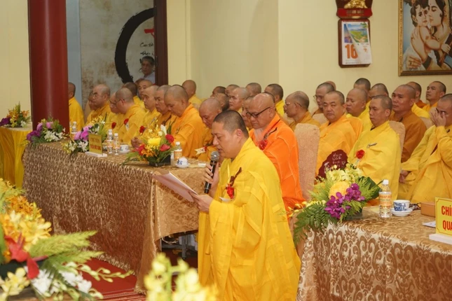 Đại đức Thích Tuệ Đức, tân trú trì đã phát nguyện nhận nhiệm vụ Đại đức Thích Tuệ Đức, tân trú trì đã phát nguyện nhận nhiệm vụ