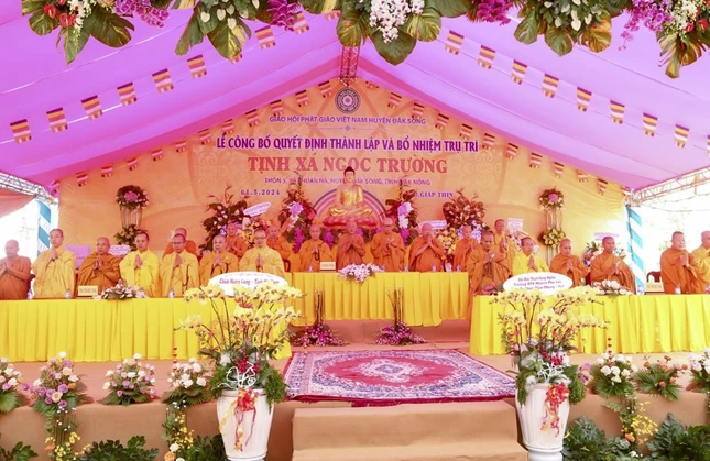 Chư tôn đức chứng minh, tham dự