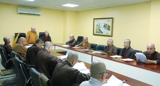 Chư tôn đức thảo luận chuẩn bị tổ chức Hội thi giáo lý Phật tử năm 2024 - Ảnh: Phước Thắng Chư tôn đức thảo luận chuẩn bị tổ chức Hội thi giáo lý Phật tử năm 2024 - Ảnh: Phước Thắng