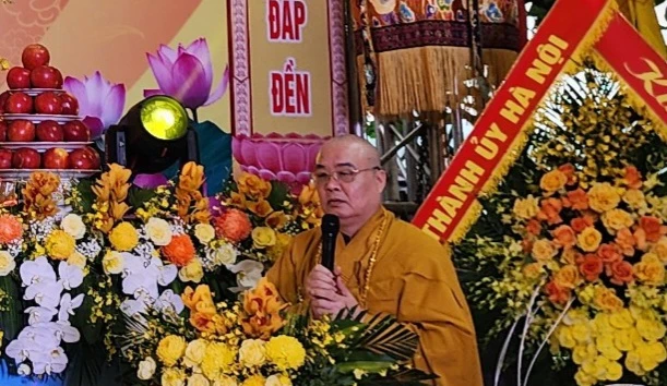 Trưởng lão Hòa thượng Thích Thanh Nhiễu tuyên đọc tiểu sử