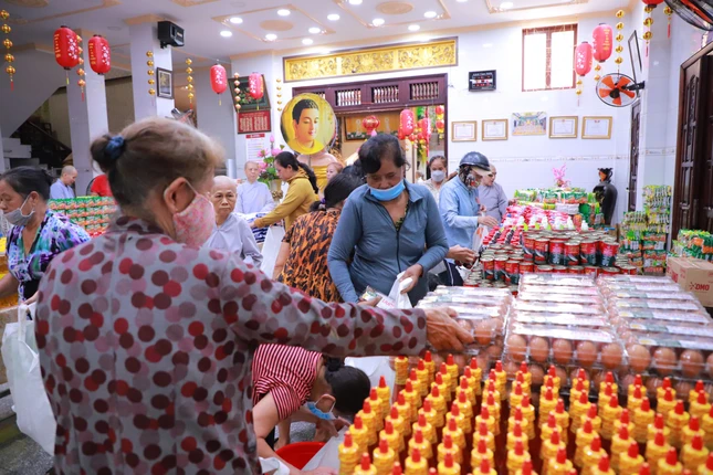 Mỗi gia đình được chọn 15/ 22 món theo nhu cầu do Ban Tổ chức sắp xếp