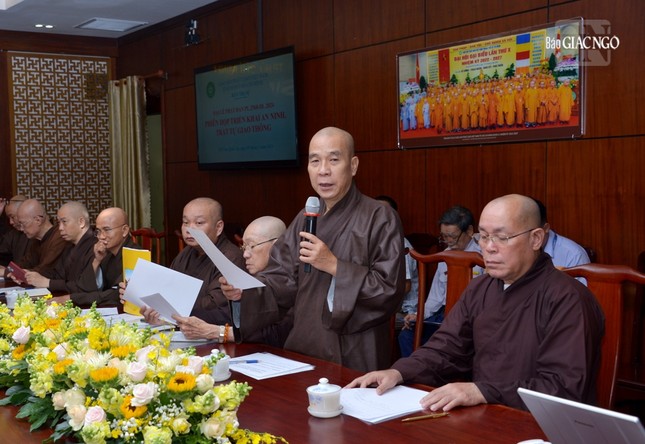 Thượng tọa Thích Quảng Chơn, Trưởng ban Nghi lễ Phật giáo TP.HCM thông tin về sơ đồ lễ rước kiệu Đức Phật sơ sinh từ tổ đình Ấn Quang đến Việt Nam Quốc Tự