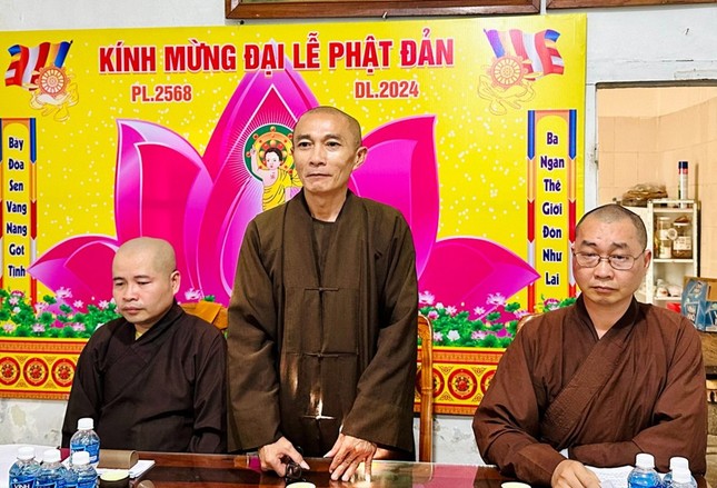 Thượng tọa Thích Thông Tánh phát biểu tại buổi họp