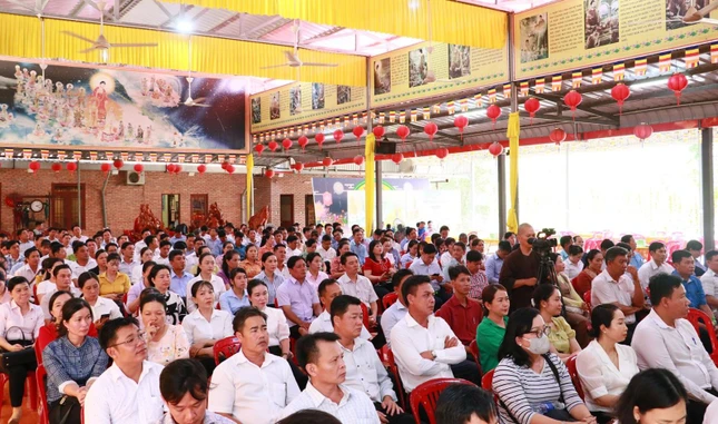 Học viên Lớp Tập huấn Tôn giáo dành cho chuyên viên Phòng Nội vụ và các Phó Chủ tịch UBND xã Học viên Lớp Tập huấn Tôn giáo dành cho chuyên viên Phòng Nội vụ và các Phó Chủ tịch UBND xã