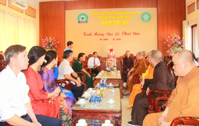 Thượng tọa Thích Minh Trí tiếp thân mật phái đoàn Tỉnh ủy tỉnh Đồng Nai
