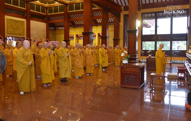 Chư vị Trưởng lão Hội đồng Chứng minh và Ban Trị sự GHPGVN TP.HCM