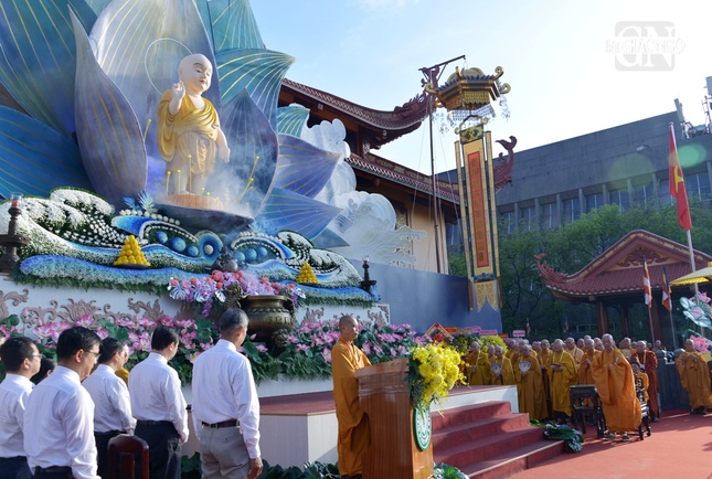 Nghi thức chào Quốc kỳ - Đạo kỳ