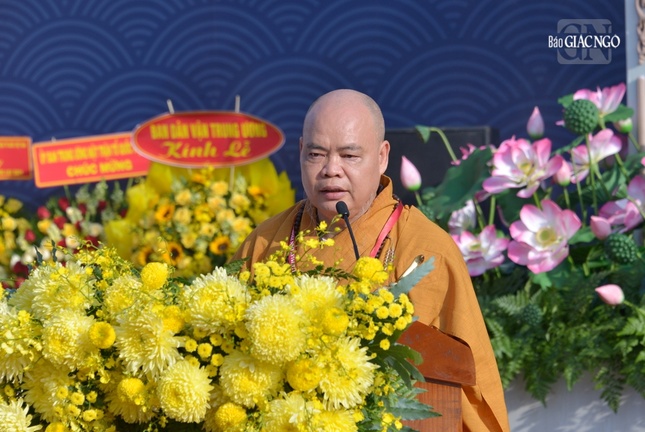 Thượng tọa Thích Thanh Phong phát biểu cảm tạ