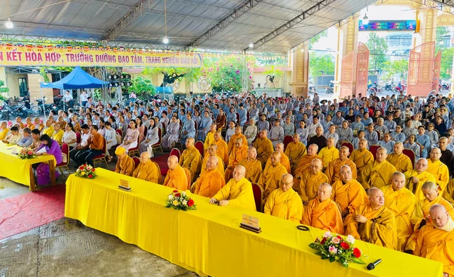 Chư tôn đức Tăng Ni, Phật tử và quý khách tham dự