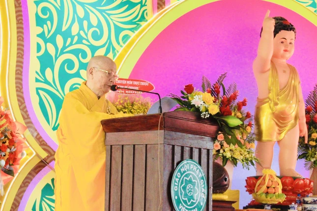 Trưởng lão Hòa Thượng Thích Trí Giác tuyên đọc Thông điệp Đại lễ Phật đản Phật lịch 2568 của Đức Pháp chủ GHPGVN