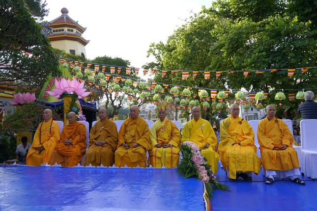Chư tôn giáo phẩm chứng minh