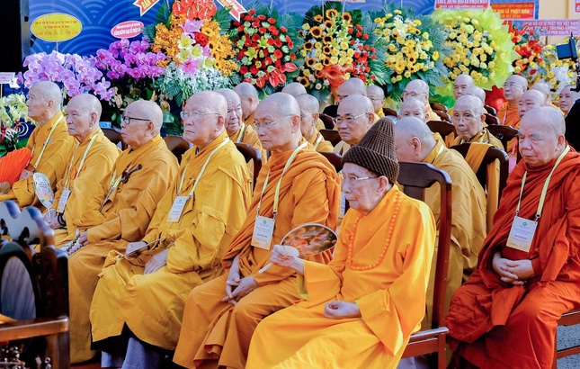 Chư tôn giáo phẩm chứng minh, tham dự