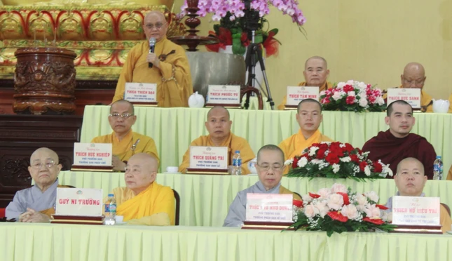 Trưởng lão Hòa thượng Thích Thiện Đạo ban đạo từ