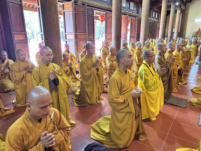 Chư Tăng trong lễ tác pháp An cư kiết hạ Chư Tăng trong lễ tác pháp An cư kiết hạ