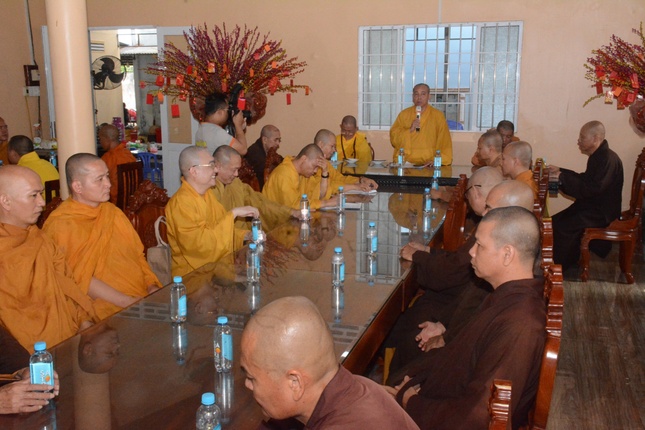 Thượng tọa Thích Giác Nghi phổ biến các quy định của trường hạ