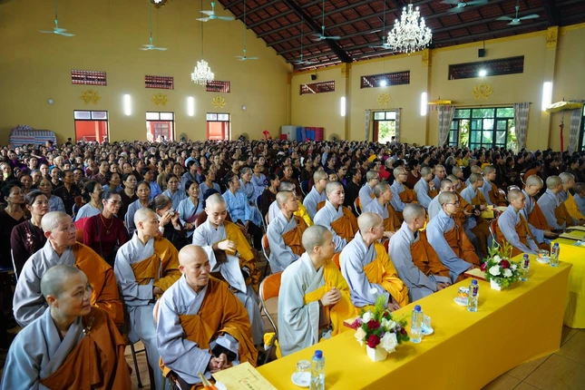 Chư Ni, Phật tử tham dự lễ khai hạ Chư Ni, Phật tử tham dự lễ khai hạ