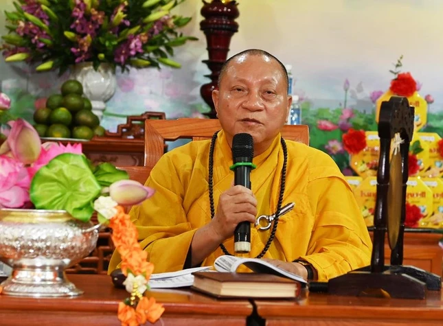 Hòa thượng Thích Gia Quang giảng về bộ kinh Trường A hàm Hòa thượng Thích Gia Quang giảng về bộ kinh Trường A hàm